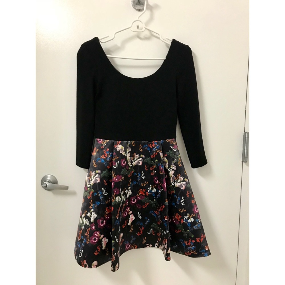 Alice + Olivia Cute Black and Floral Dress Size 4